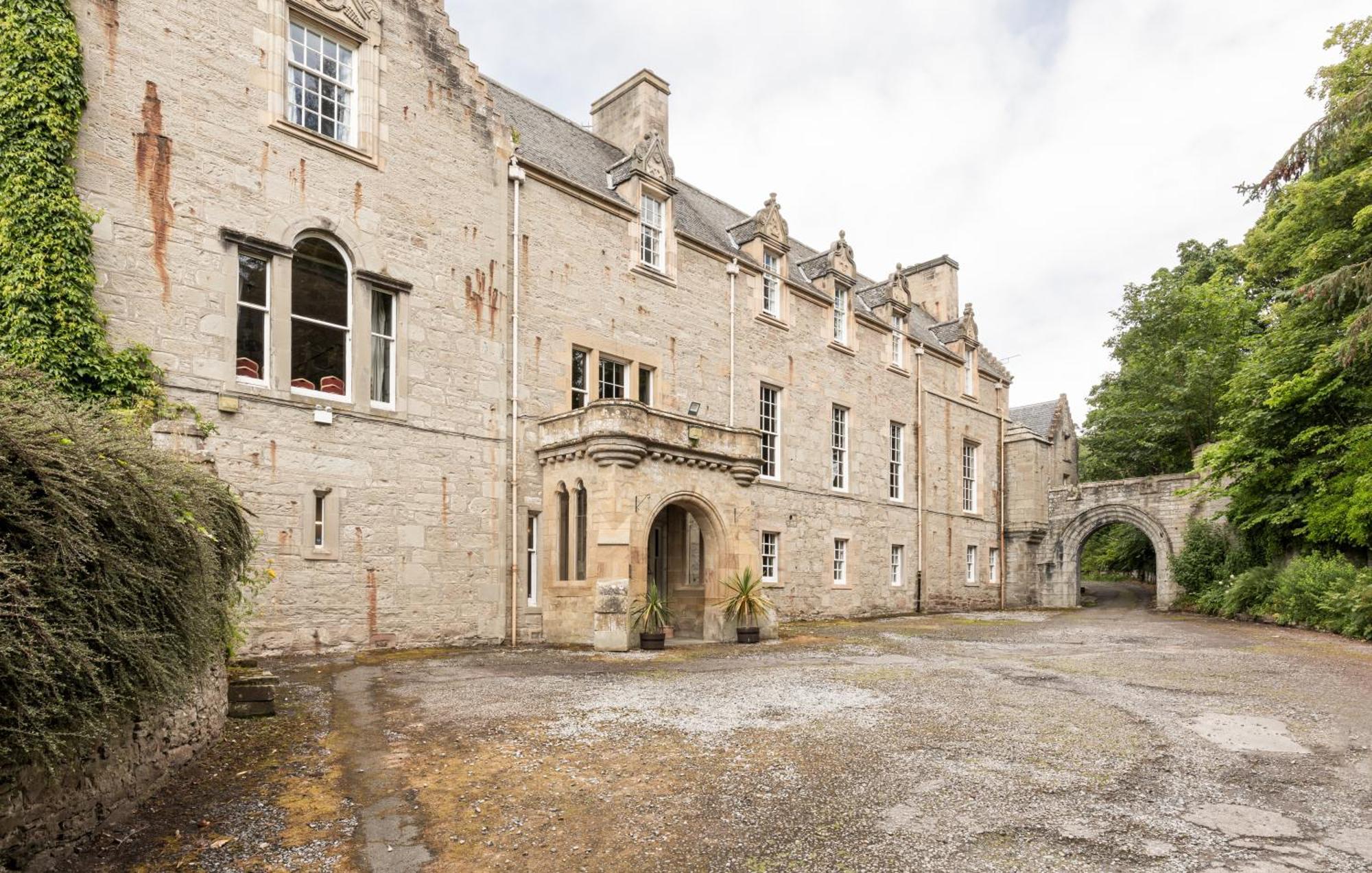 Tulloch Castle Hotel 'A Bespoke Hotel' Dingwall Dış mekan fotoğraf