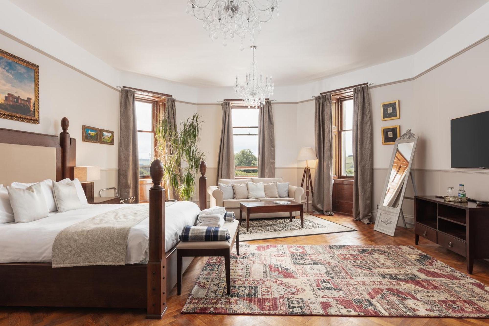 Tulloch Castle Hotel 'A Bespoke Hotel' Dingwall Dış mekan fotoğraf